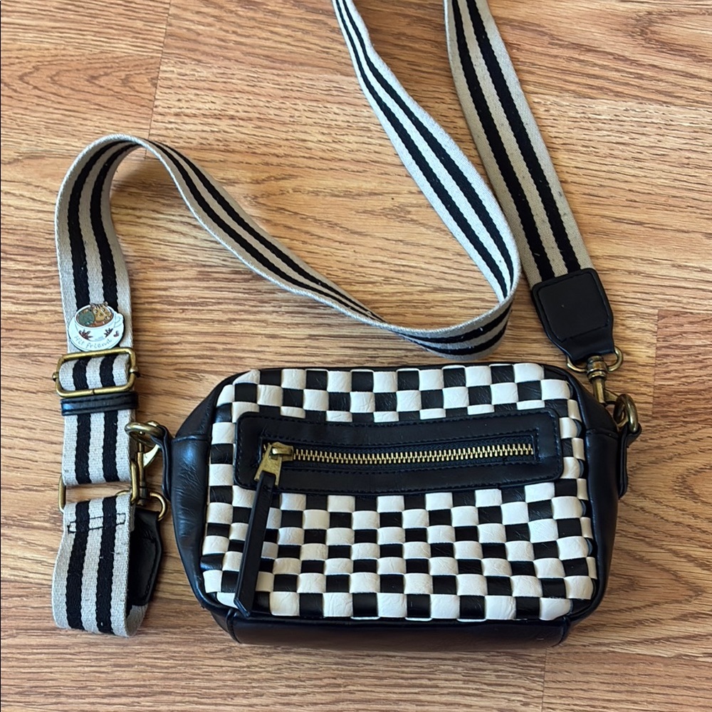 Universal Thread Black and White Crossbody Bag